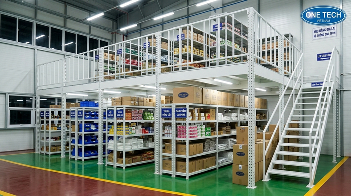 Hệ thống kệ mezzanine tích hợp kệ trung tải Kệ sàn mezzanine kết hợp kệ trung tải tại Gia Lai